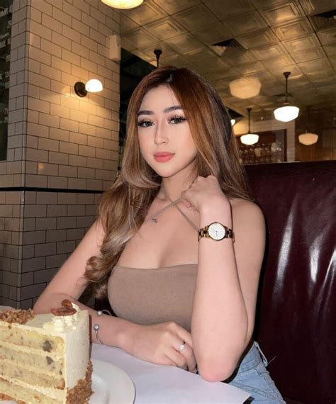 Cerita Cerita Sex Jeritan Nikmat Memek Tante Cindi